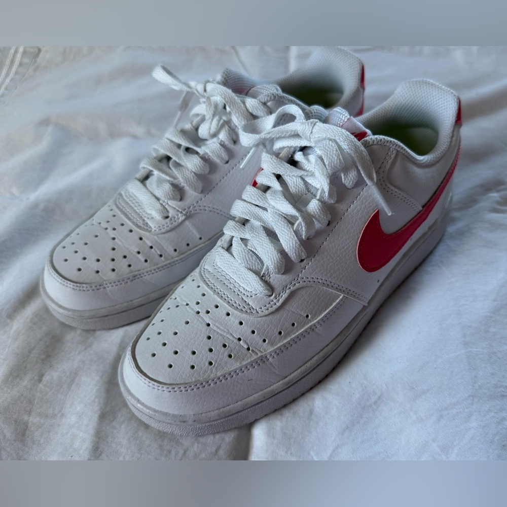 Women’s Nike Court Vision Low White & Coral (Pink)
Sneaker Size 7